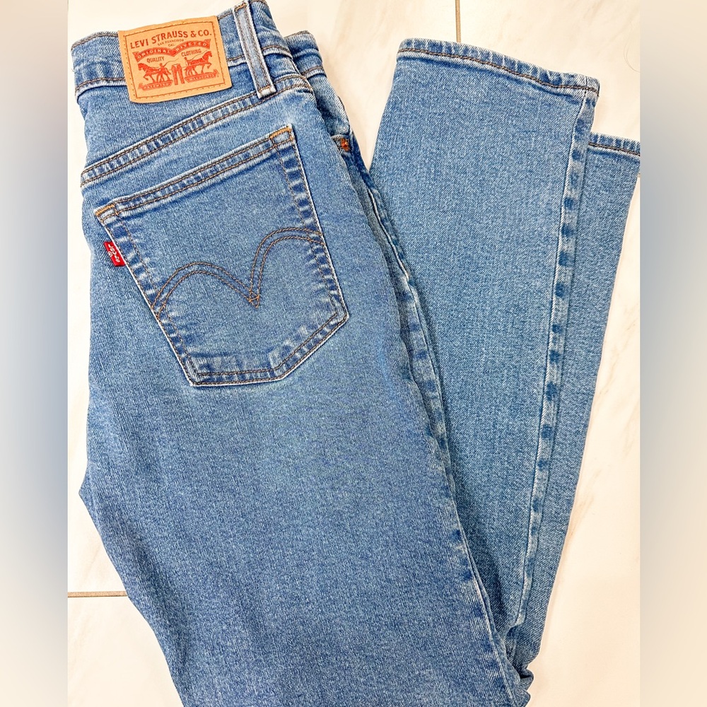 Levi's Wedgie High Rise Straight Blue Jean